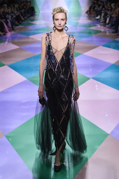 Look 77
